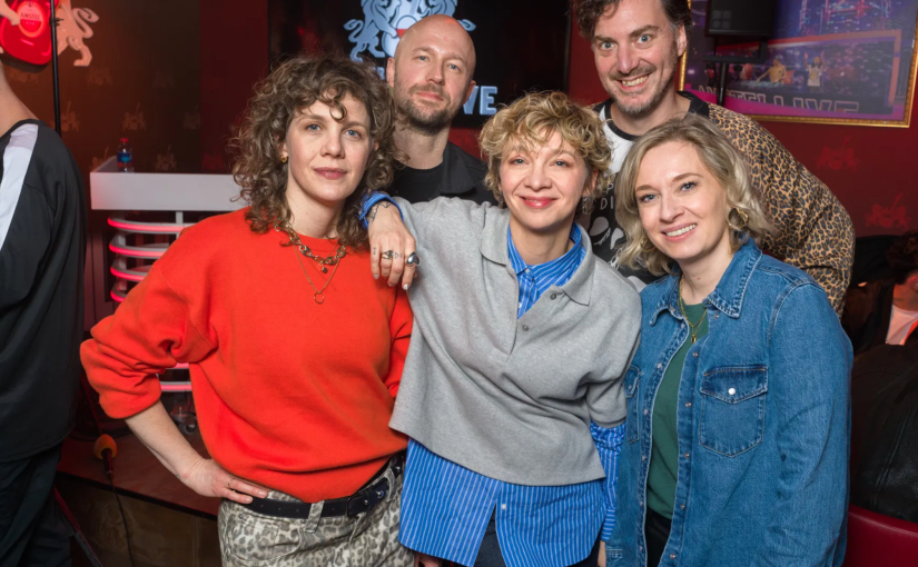 Achter de schermen bij De Vrienden van Amstel&nbsp;LIVE